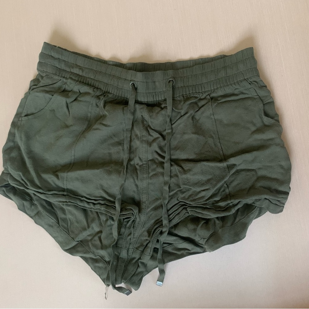 Be Cool Green Shorts in Size S